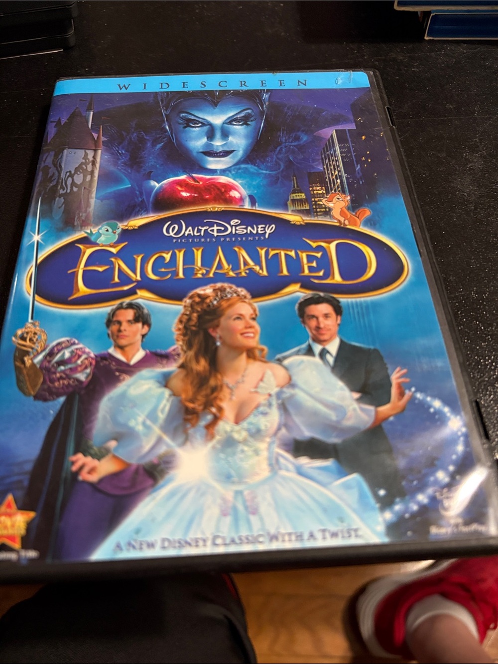 Walt Disney Enchanted dvd wide screen.